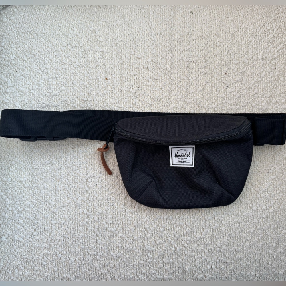 Herschel Supply Co. Black Fourteen Waist Pack NWOT
